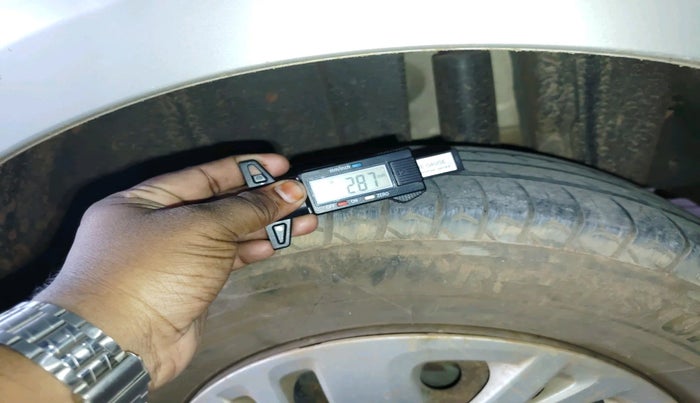 2016 Maruti Swift VDI (O), Diesel, Manual, 1,68,218 km, tyre