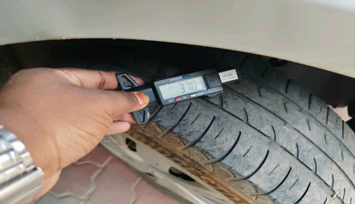 2016 Maruti Swift VDI (O), Diesel, Manual, 1,68,218 km, tyre