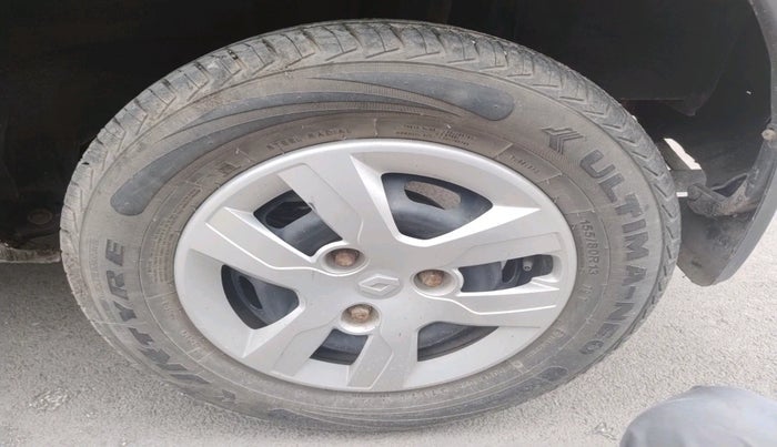 2017 Renault Kwid RXT 1.0 AMT (O), Petrol, Automatic, 23,901 km, tyre