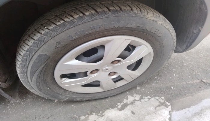 2017 Renault Kwid RXT 1.0 AMT (O), Petrol, Automatic, 23,901 km, tyre