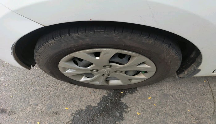 2015 Hyundai Grand i10 SPORTZ 1.1 CRDI, Diesel, Manual, 1,04,000 km, tyre