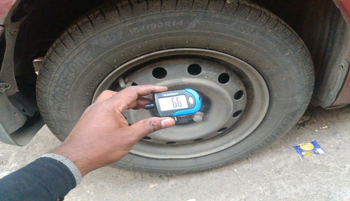 2010 Maruti Swift LXI, Petrol, Manual, 1,76,193 km, tyre