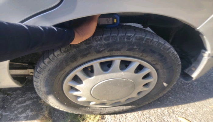 2013 Maruti Alto 800 LXI, Petrol, Manual, 1,00,213 km, tyre