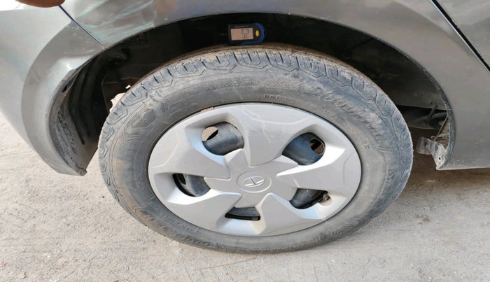 2020 Tata Tiago XT PETROL, Petrol, Manual, 23,521 km, tyre