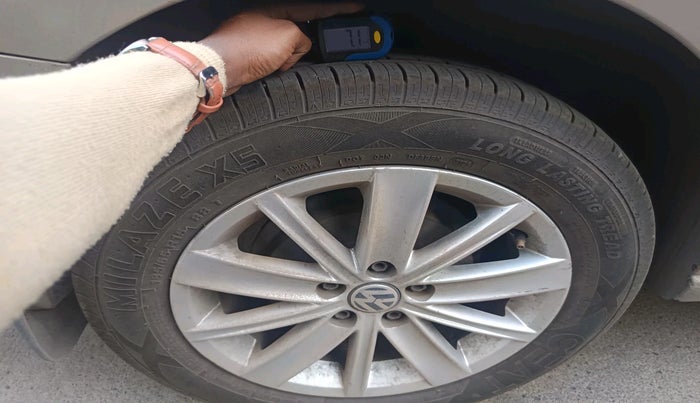 2016 Volkswagen Vento HIGHLINE PETROL AT, Petrol, Automatic, 1,29,549 km, tyre