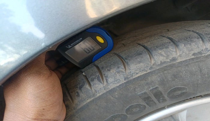 2010 Hyundai i10 ASTA 1.2 AT SUNROOF, Petrol, Automatic, 1,54,354 km, tyre