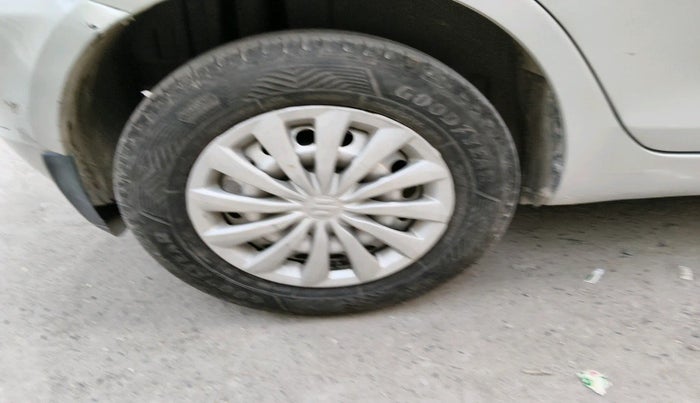 2017 Maruti Swift LXI (O), Petrol, Manual, 47,974 km, tyre