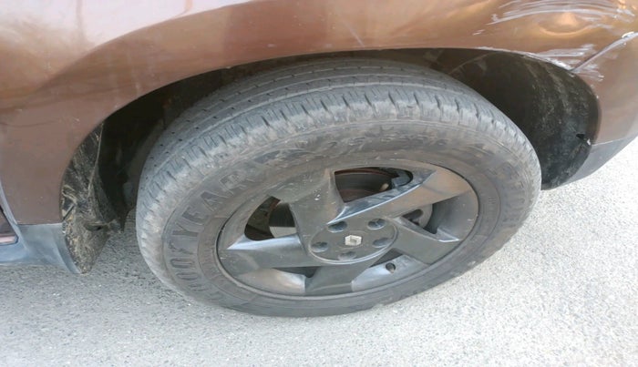 2014 Renault Duster 110 PS RXZ DIESEL, Diesel, Manual, 1,31,054 km, tyre