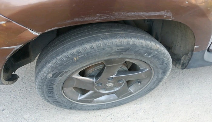 2014 Renault Duster 110 PS RXZ DIESEL, Diesel, Manual, 1,31,054 km, tyre