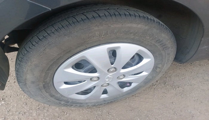 2013 Hyundai i10 MAGNA 1.2, Petrol, Manual, 69,463 km, tyre