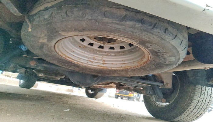 2011 Mahindra Xylo D2, Diesel, Manual, 2,21,006 km, tyre