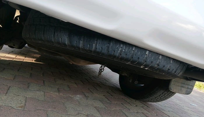 2015 Toyota Fortuner 3.0 4X2 MT, Diesel, Manual, 4,04,897 km, tyre