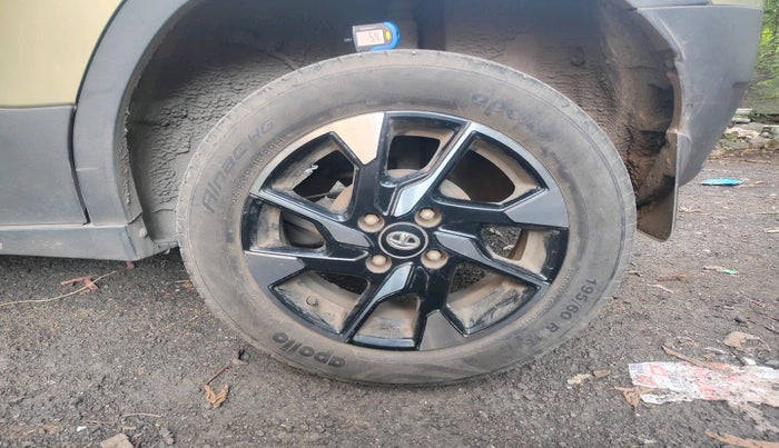 2022 Tata PUNCH CREATIVE 1.2 AMT KAZIRANGA EDITION , Petrol, Automatic, 26,647 km, tyre