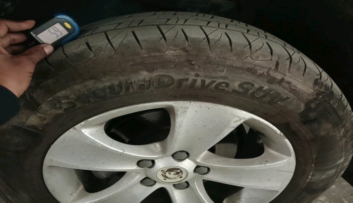 2013 Skoda Yeti ACTIVE 2.0 TDI CR 4X2, Diesel, Manual, 1,00,432 km, tyre