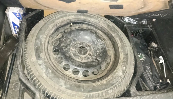 2013 Skoda Yeti ACTIVE 2.0 TDI CR 4X2, Diesel, Manual, 1,00,432 km, tyre