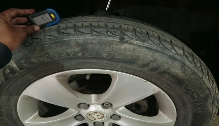 2013 Skoda Yeti ACTIVE 2.0 TDI CR 4X2, Diesel, Manual, 1,00,432 km, tyre