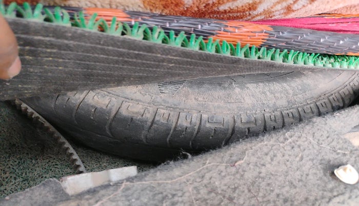 2010 Maruti Alto LX, Petrol, Manual, 61,623 km, tyre