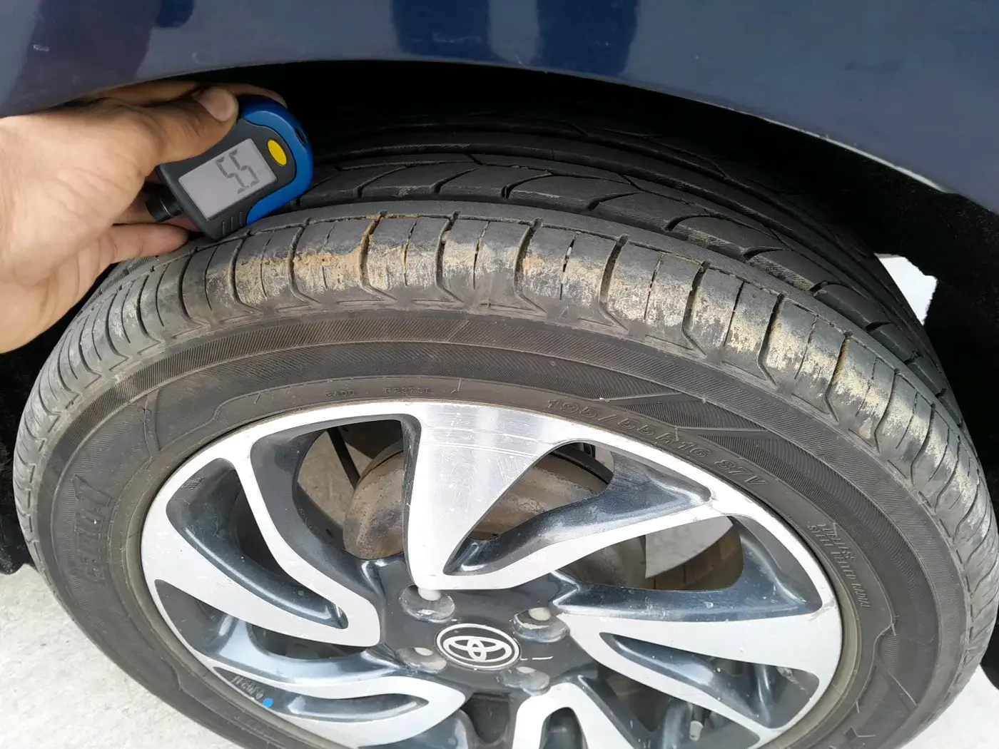 2019 Toyota Glanza V, Petrol, Manual, 1,27,157 km, tyre