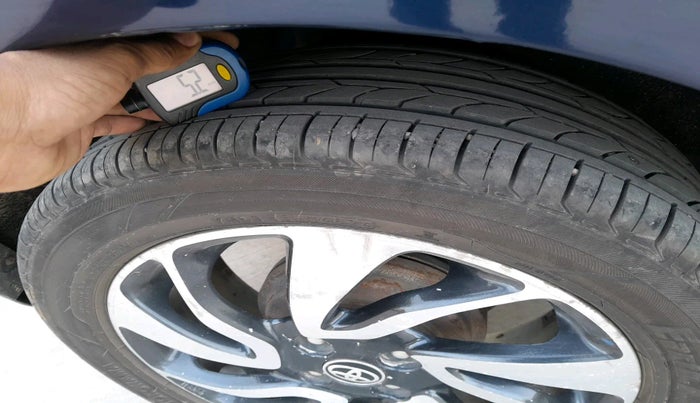 2019 Toyota Glanza V, Petrol, Manual, 1,27,157 km, tyre