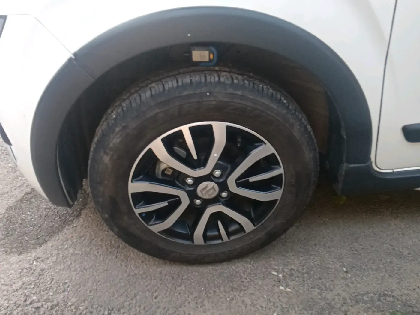 2025 Maruti WAGON R MAV VX, Petrol, Manual, 6,844 km, tyre