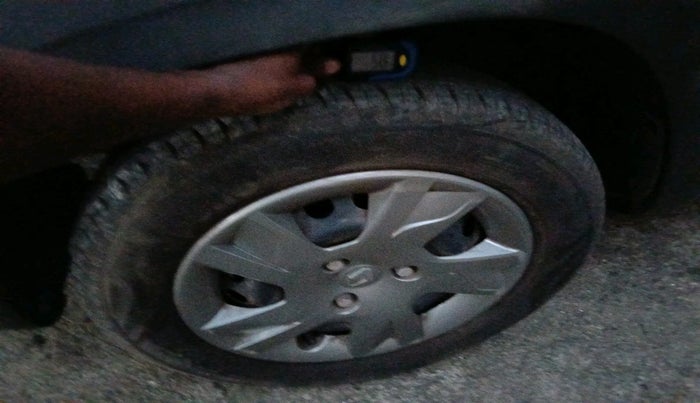 2020 Renault Kwid RXT 1.0 AMT (O), Petrol, Automatic, 8,237 km, tyre