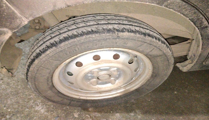 2014 Maruti Wagon R 1.0 LXI CNG, Petrol, Manual, 86,664 km, tyre