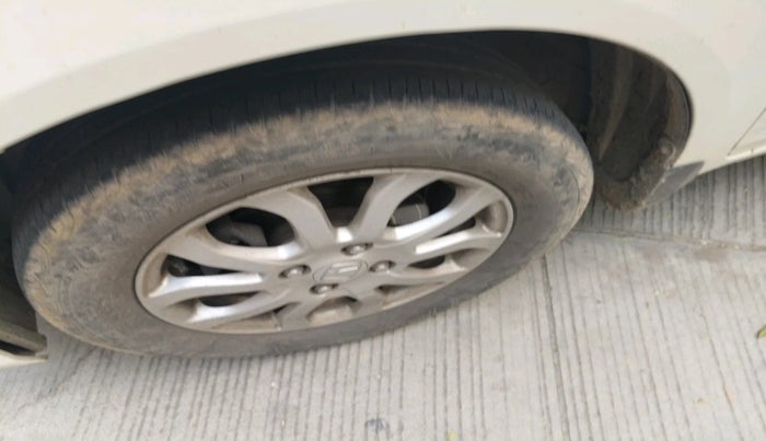 2017 Honda Amaze 1.2L I-VTEC VX AT, Petrol, Automatic, 80,552 km, tyre