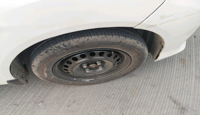 2017 Honda Amaze 1.2L I-VTEC VX AT, Petrol, Automatic, 80,552 km, tyre