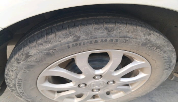 2017 Honda Amaze 1.2L I-VTEC VX AT, Petrol, Automatic, 80,552 km, tyre