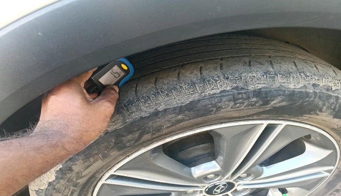 2016 Hyundai Creta SX PLUS  ANNIVERSARY EDITION 1.6 PETROL, Petrol, Manual, 1,76,590 km, tyre