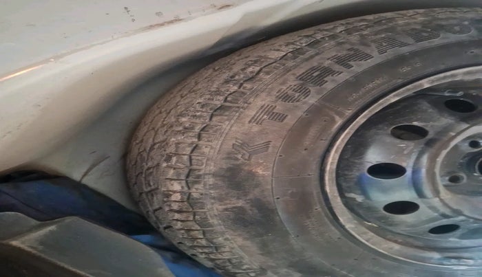 2014 Maruti Swift Dzire VXI, Petrol, Manual, 95,696 km, tyre