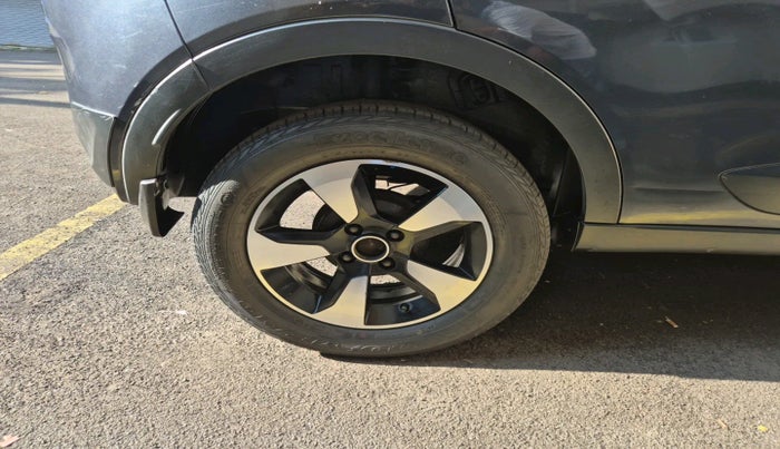 2018 Tata NEXON XZA PLUS DIESEL, Diesel, Automatic, 63,168 km, tyre