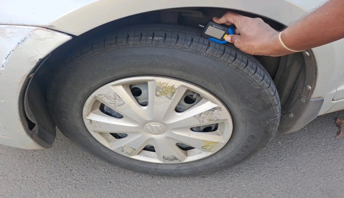 2010 Maruti Swift VXI, Petrol, Manual, 59,366 km, tyre