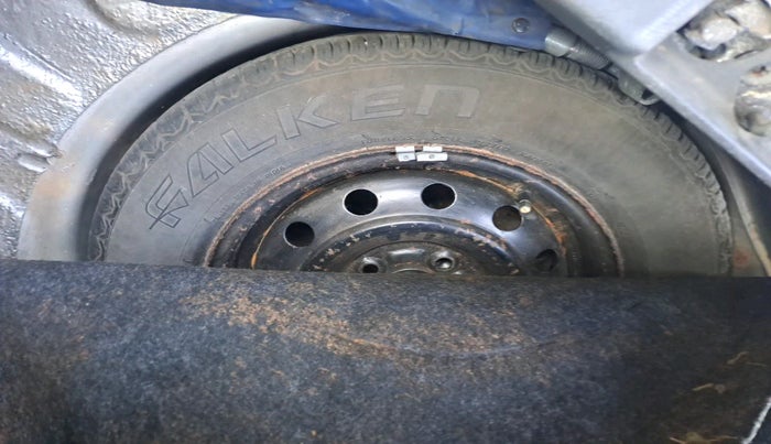 2010 Maruti Swift VXI, Petrol, Manual, 59,366 km, tyre