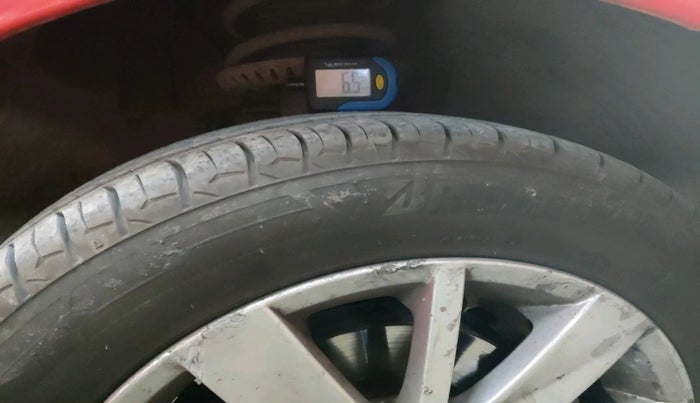 2016 Volkswagen Polo HIGHLINE1.2L, Petrol, Manual, 1,56,881 km, tyre