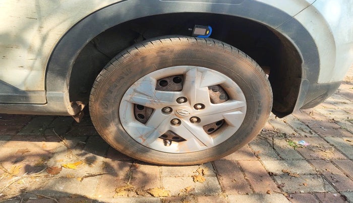 2021 Hyundai VENUE S+ 1.2, Petrol, Manual, 62,222 km, tyre