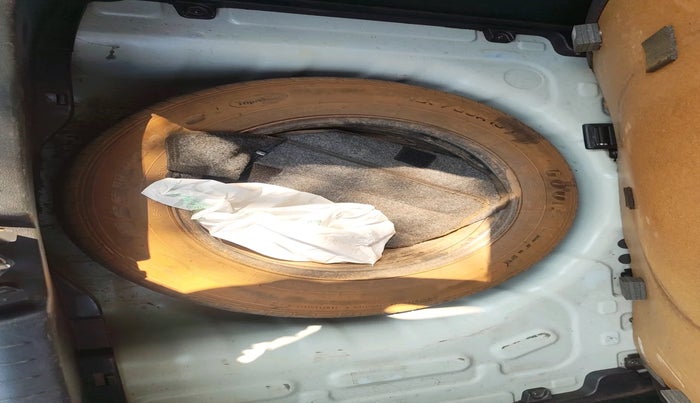 2021 Hyundai VENUE S+ 1.2, Petrol, Manual, 62,222 km, tyre