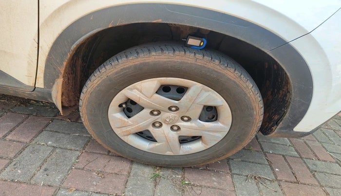 2021 Hyundai VENUE S+ 1.2, Petrol, Manual, 62,222 km, tyre