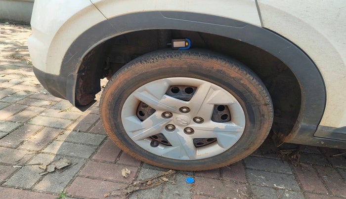 2021 Hyundai VENUE S+ 1.2, Petrol, Manual, 62,222 km, tyre