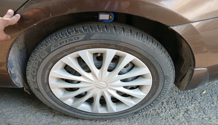 2017 Maruti Ciaz VDI (O) SHVS, Diesel, Manual, 1,34,504 km, tyre