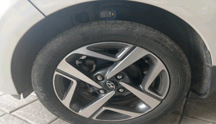 2020 Hyundai AURA SX 1.2, Petrol, Manual, 74,373 km, tyre