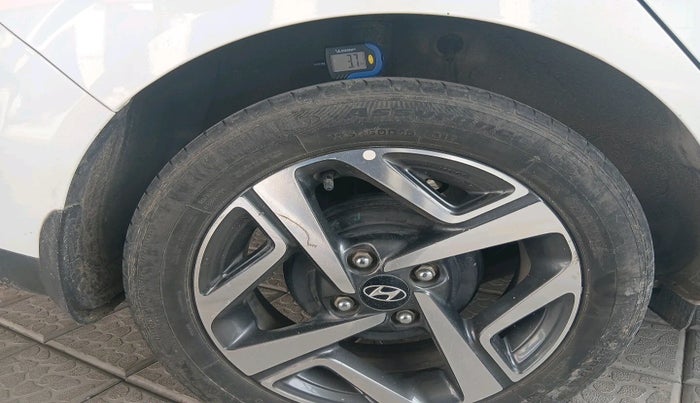 2020 Hyundai AURA SX 1.2, Petrol, Manual, 74,373 km, tyre