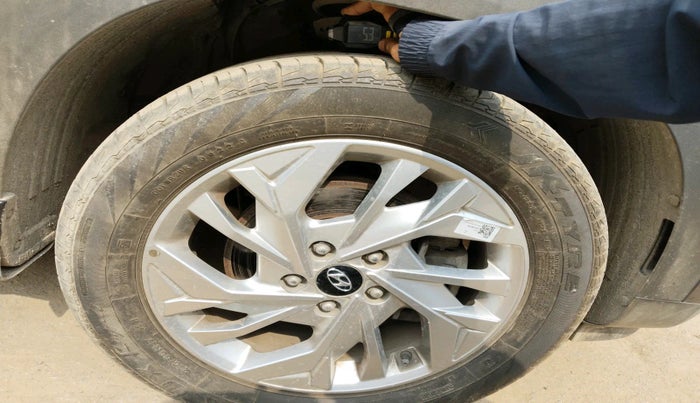 2022 Hyundai Creta SX 1.5 PETROL, Petrol, Manual, 18,300 km, tyre