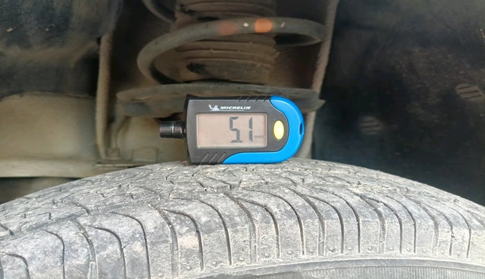 2016 Tata Indica V2 LX DIESEL, Diesel, Manual, 98,897 km, tyre