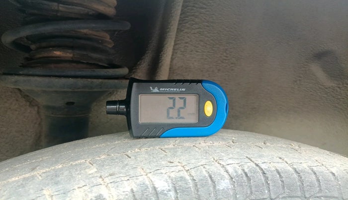 2016 Tata Indica V2 LX DIESEL, Diesel, Manual, 98,897 km, tyre