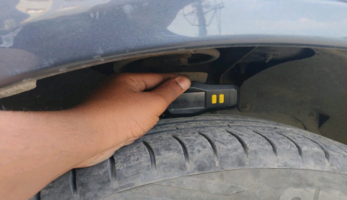 2011 Ford Figo EXI 1.2 PETROL, Petrol, Manual, 1,02,188 km, tyre