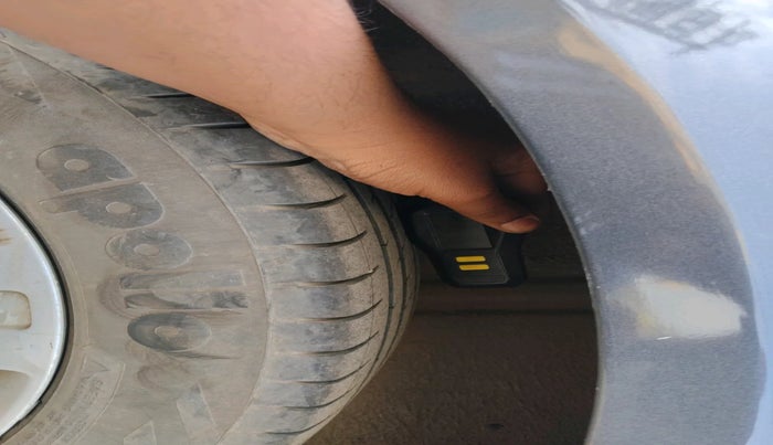 2011 Ford Figo EXI 1.2 PETROL, Petrol, Manual, 1,02,188 km, tyre