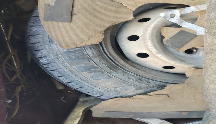 2010 Maruti Alto LXI, Petrol, Manual, 2,01,836 km, tyre