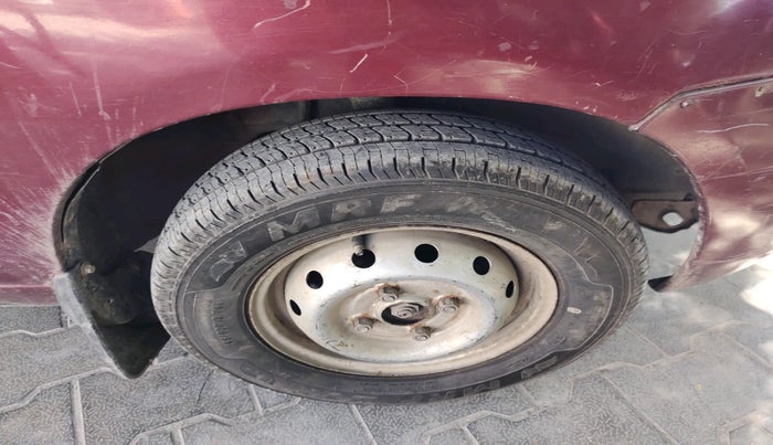 2010 Maruti Alto LXI, Petrol, Manual, 2,01,836 km, tyre