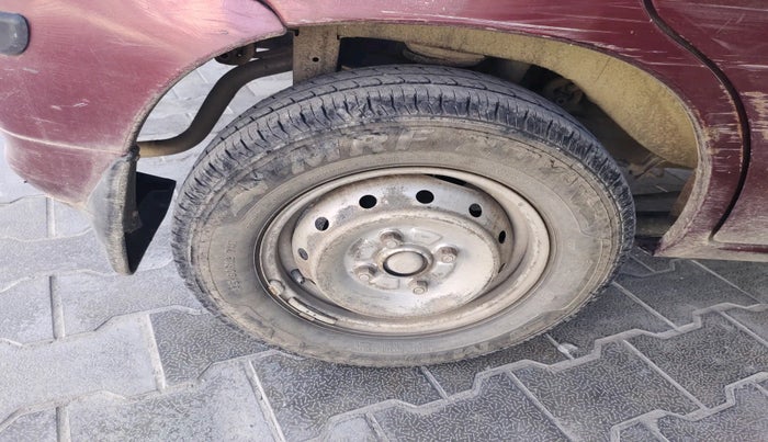 2010 Maruti Alto LXI, Petrol, Manual, 2,01,836 km, tyre